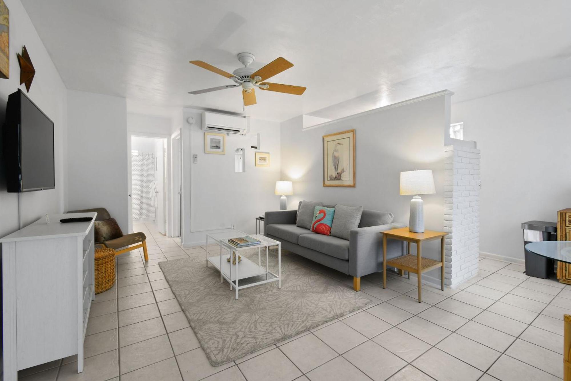 Sunshine Shores Boutique Apartments 棕榈滩海滨 外观 照片