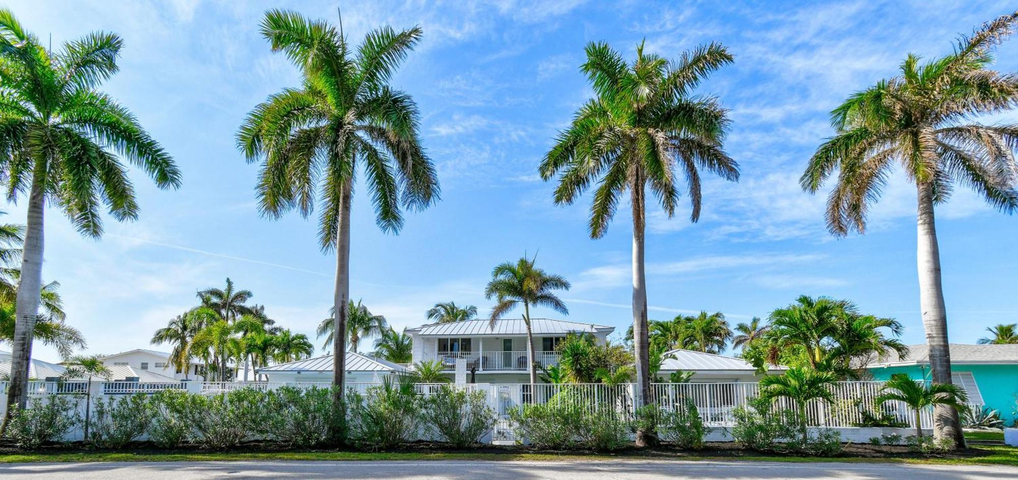 Sunshine Shores Boutique Apartments 棕榈滩海滨 外观 照片