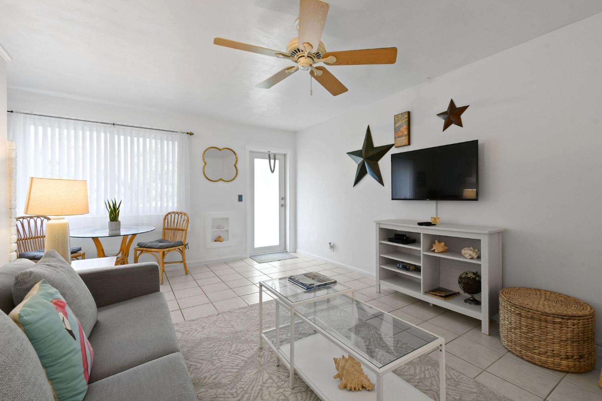 Sunshine Shores Boutique Apartments 棕榈滩海滨 外观 照片