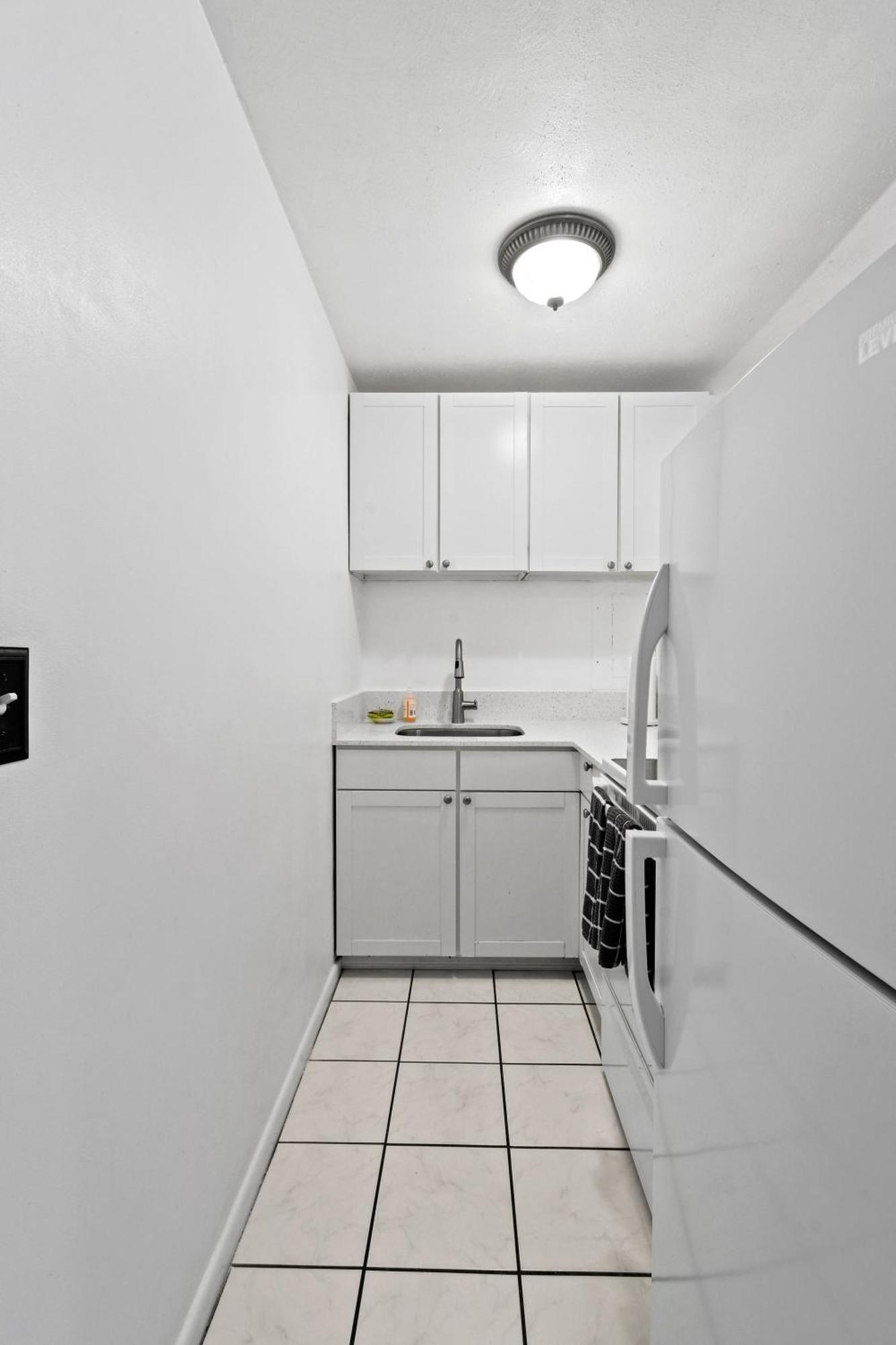 Sunshine Shores Boutique Apartments 棕榈滩海滨 外观 照片