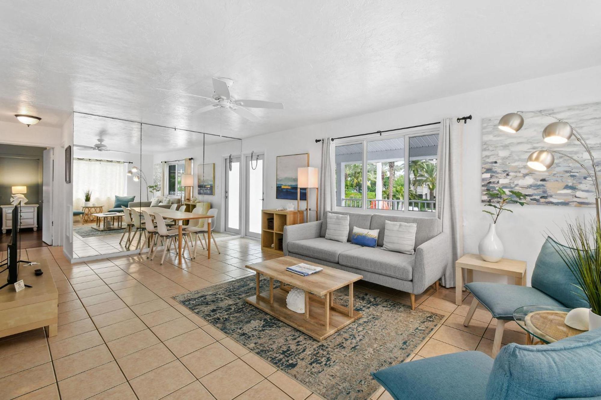Sunshine Shores Boutique Apartments 棕榈滩海滨 外观 照片