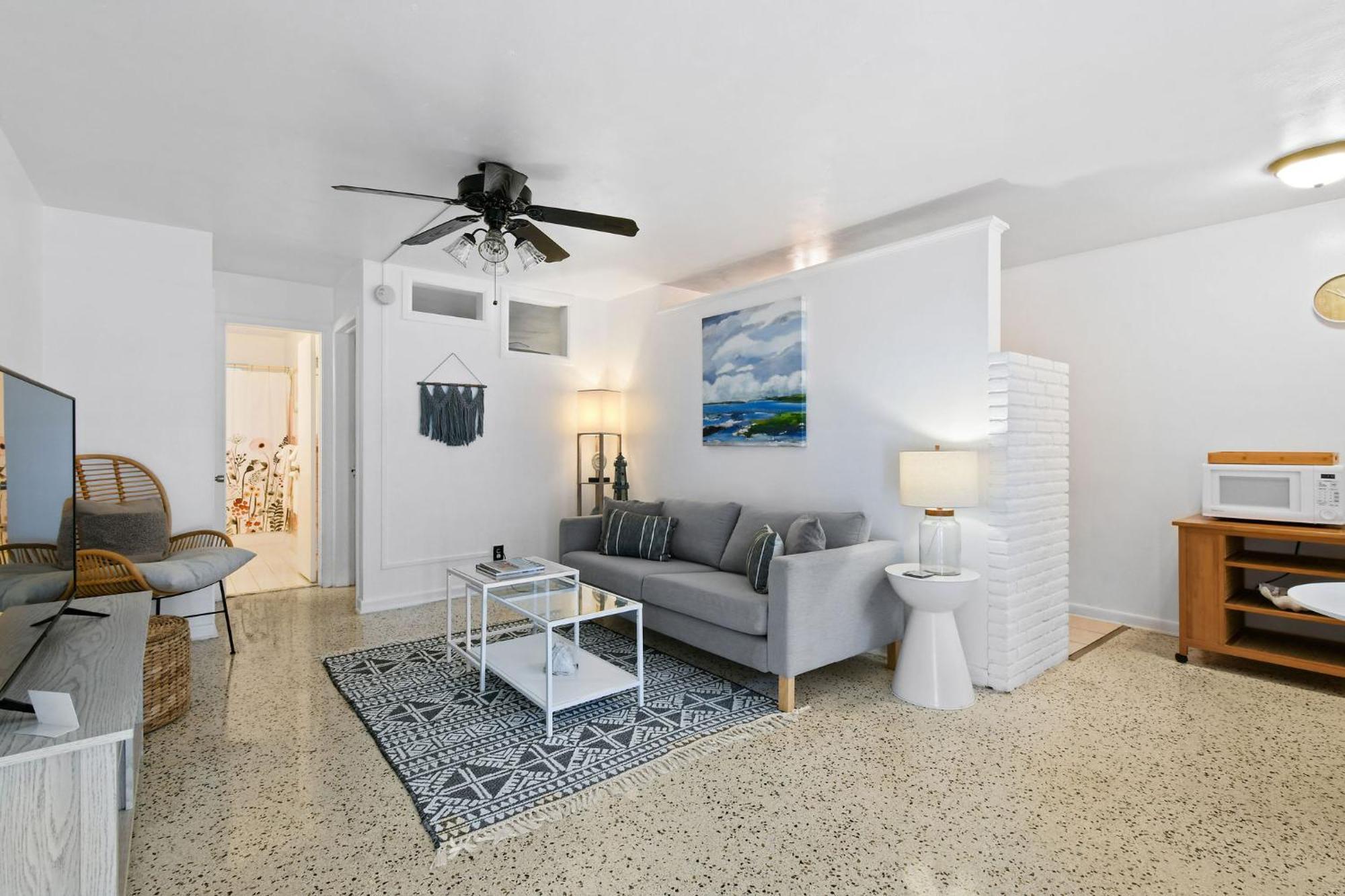 Sunshine Shores Boutique Apartments 棕榈滩海滨 外观 照片