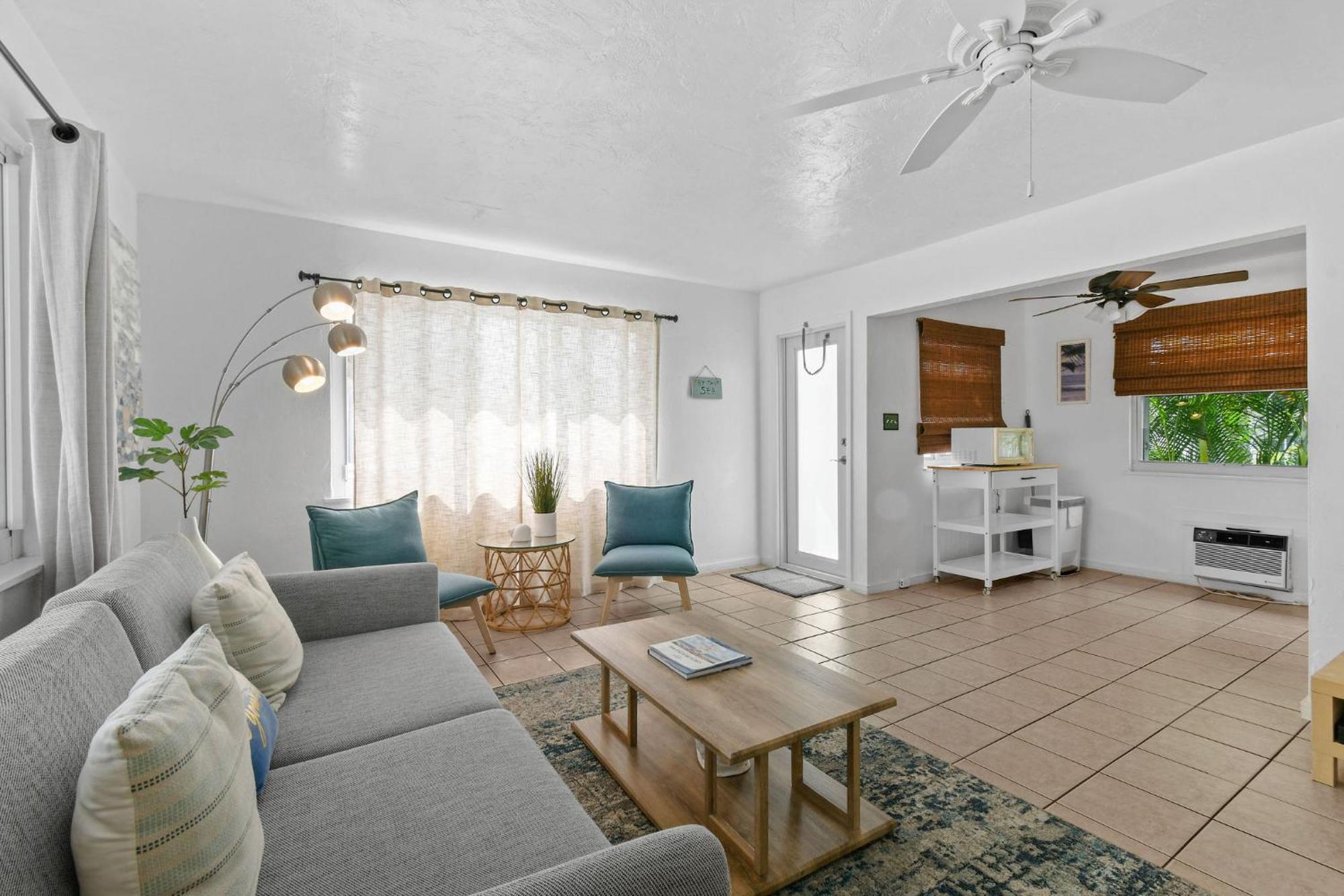 Sunshine Shores Boutique Apartments 棕榈滩海滨 外观 照片