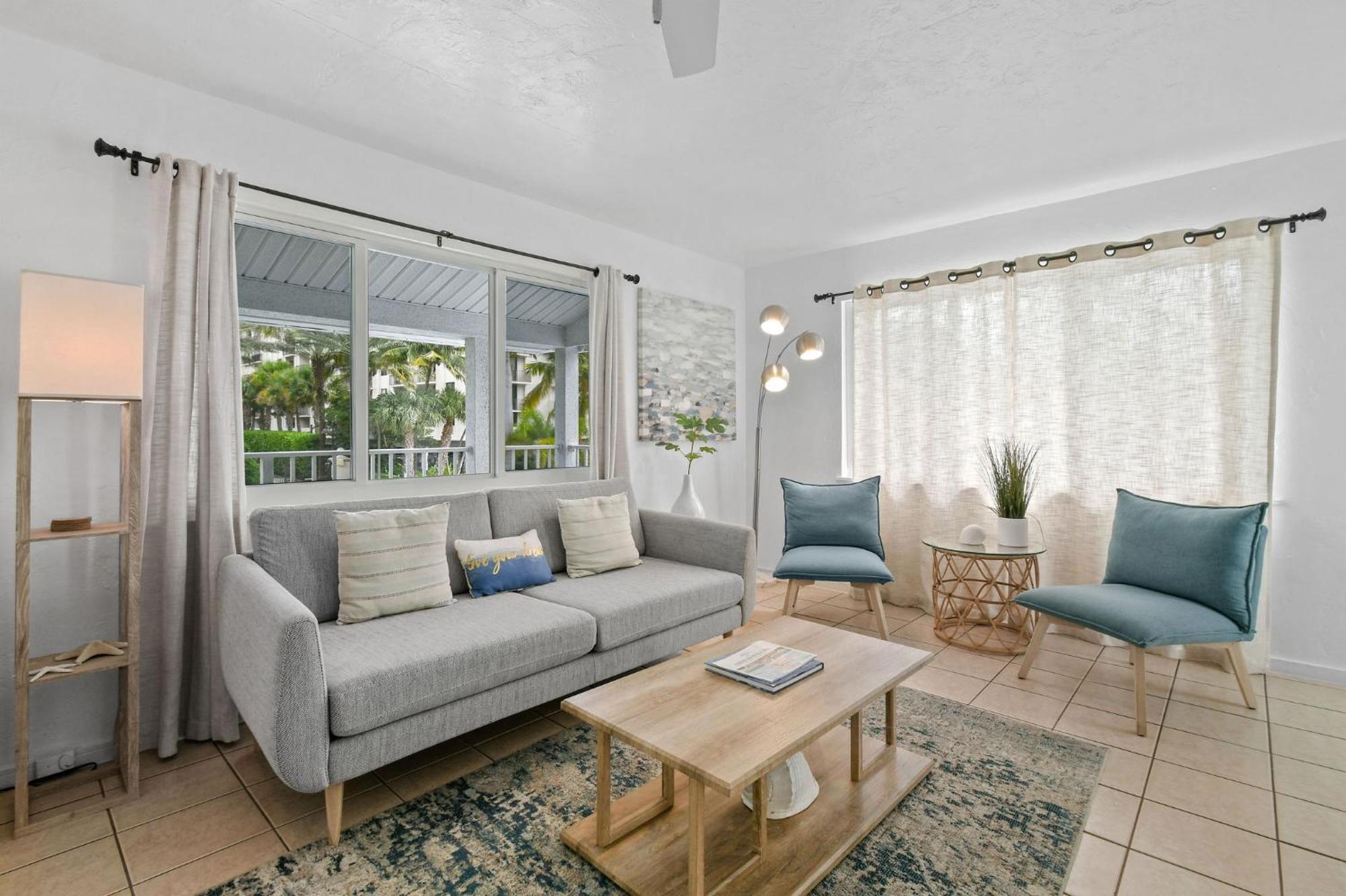 Sunshine Shores Boutique Apartments 棕榈滩海滨 外观 照片