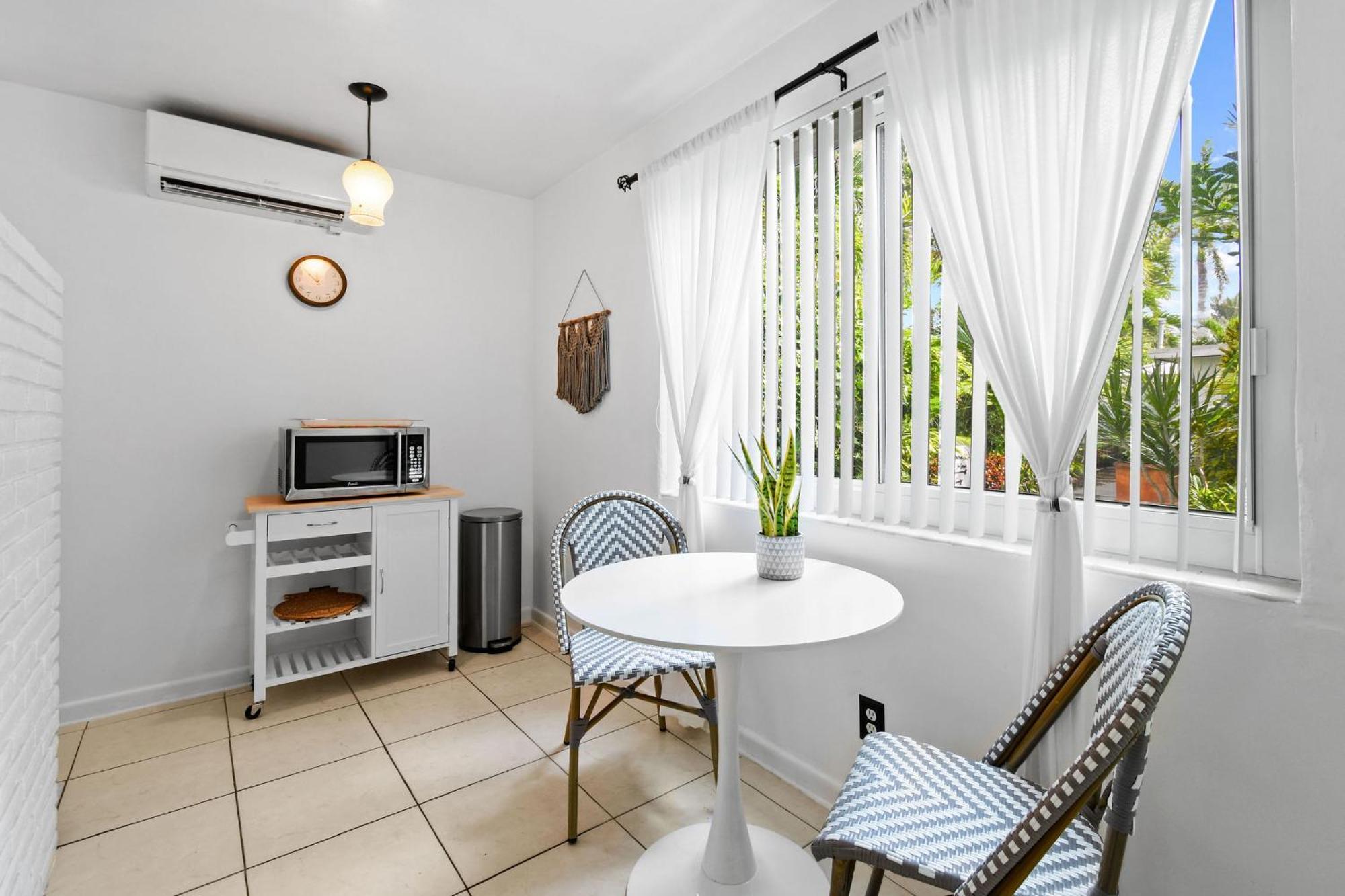 Sunshine Shores Boutique Apartments 棕榈滩海滨 外观 照片