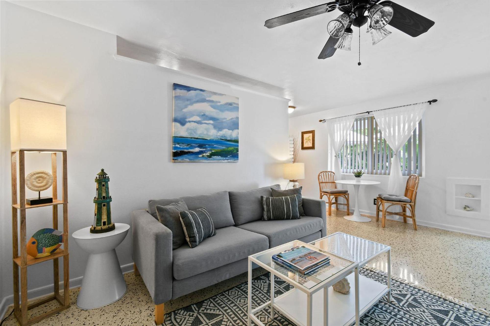 Sunshine Shores Boutique Apartments 棕榈滩海滨 外观 照片