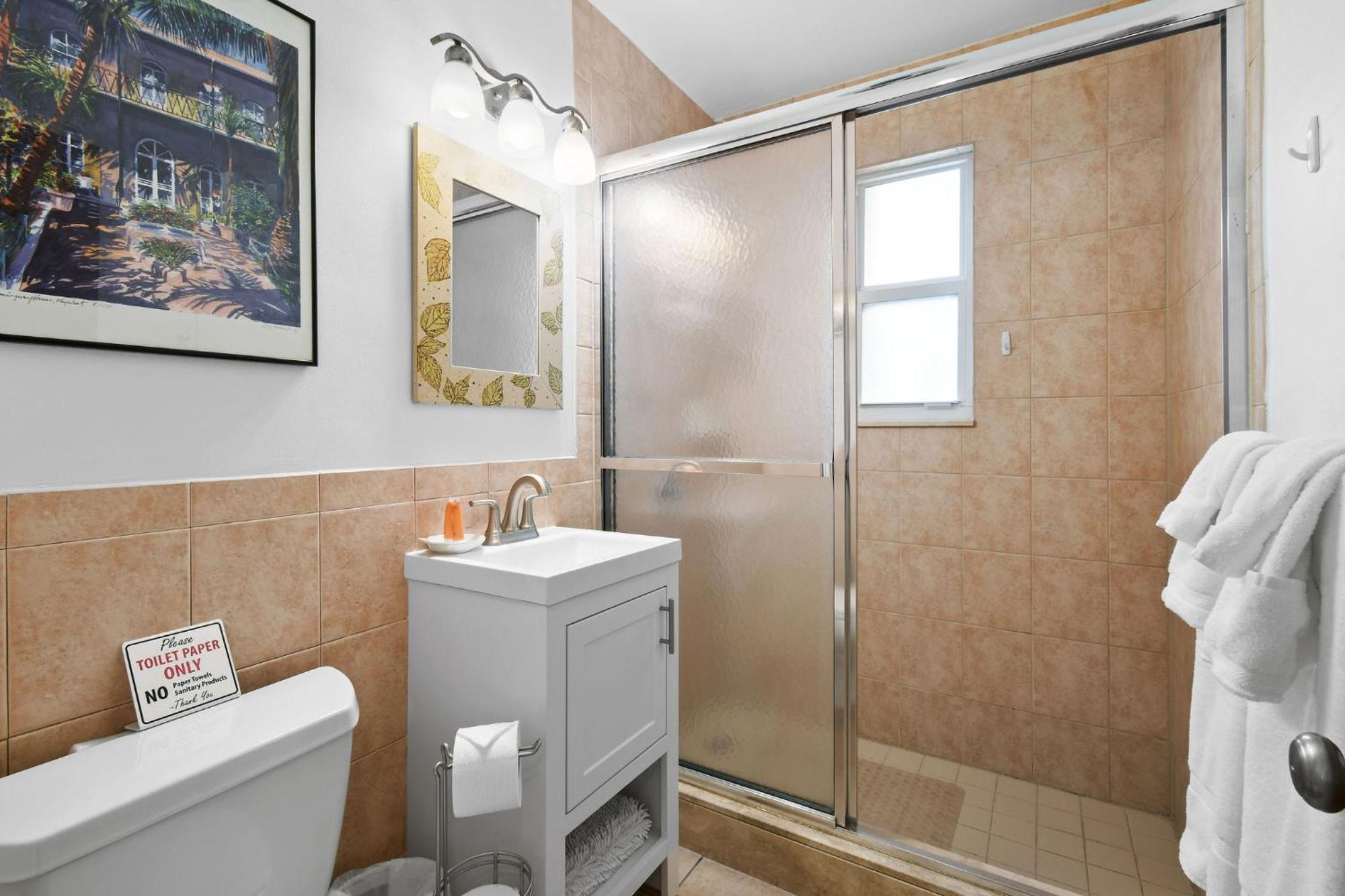 Sunshine Shores Boutique Apartments 棕榈滩海滨 外观 照片