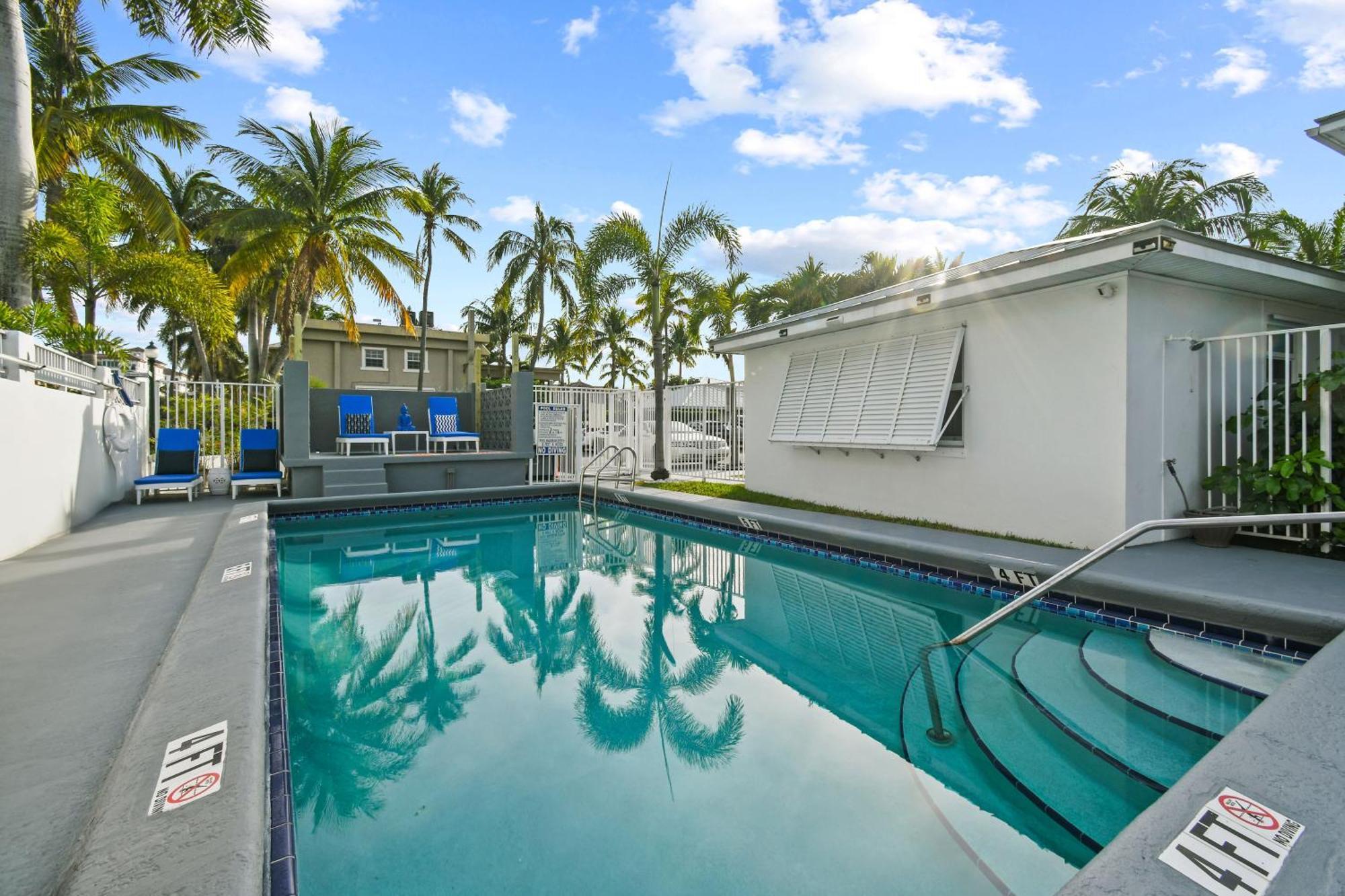 Sunshine Shores Boutique Apartments 棕榈滩海滨 外观 照片