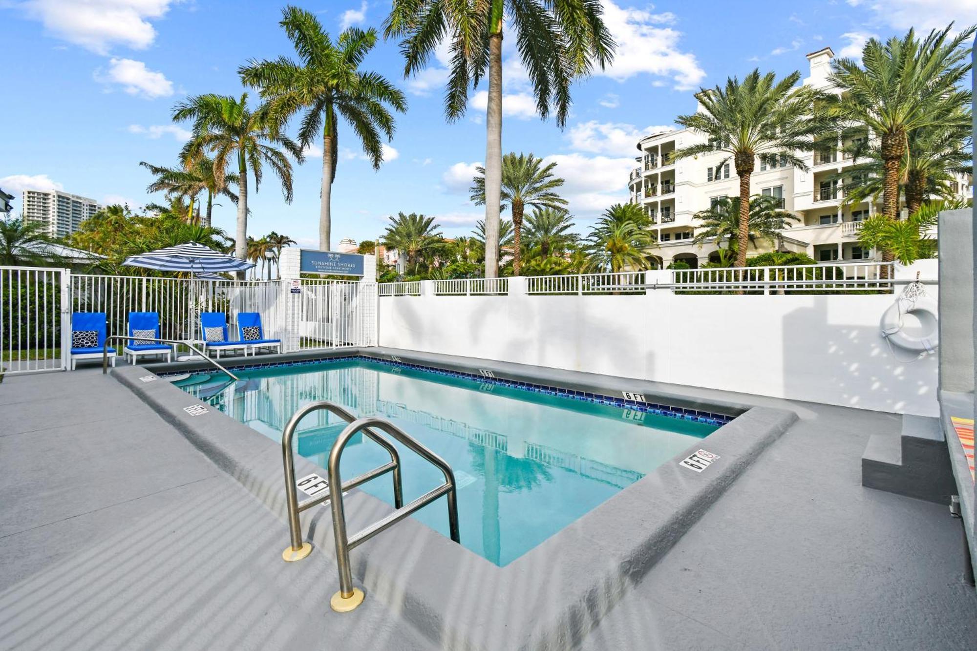 Sunshine Shores Boutique Apartments 棕榈滩海滨 外观 照片