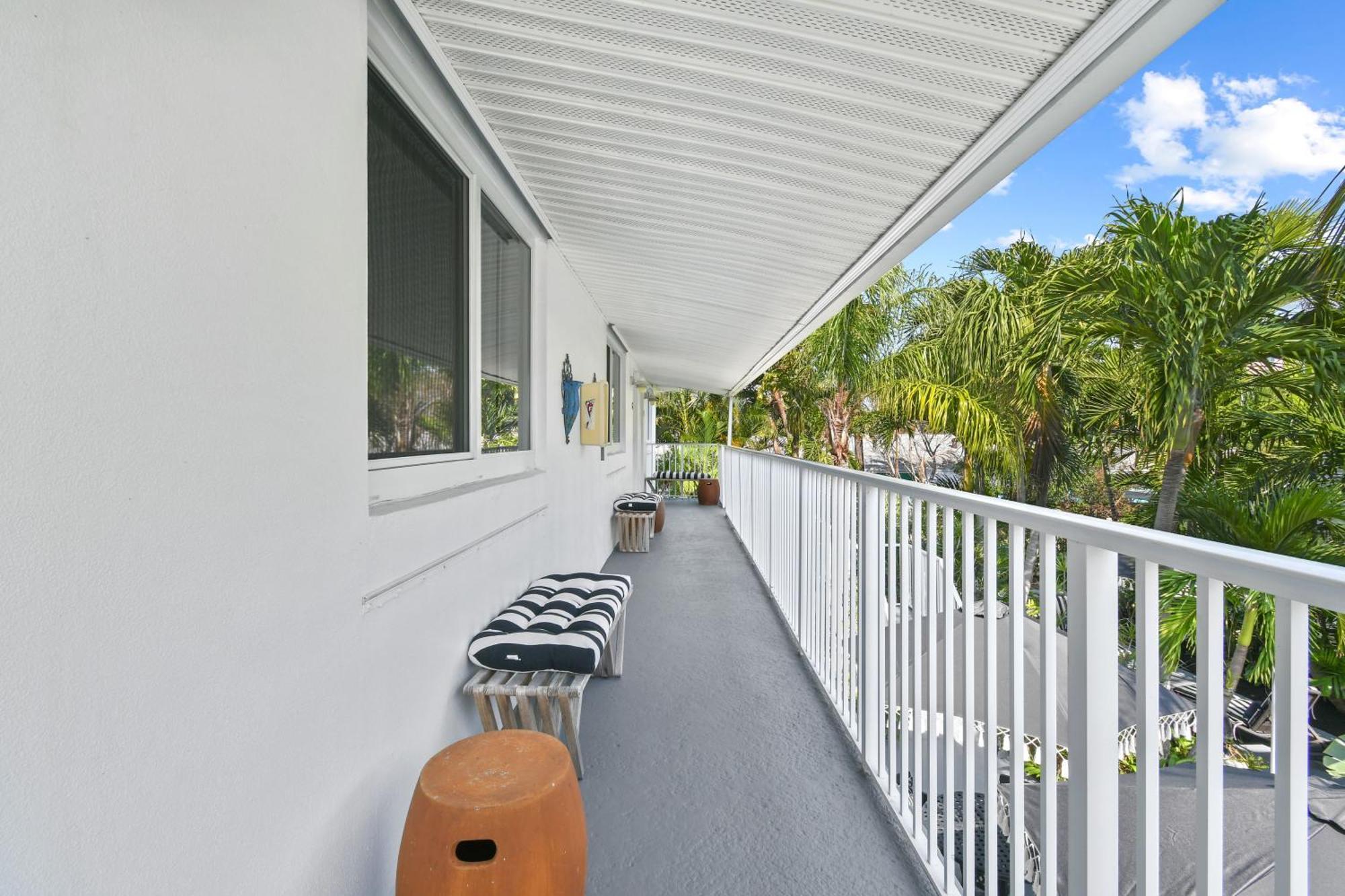 Sunshine Shores Boutique Apartments 棕榈滩海滨 外观 照片